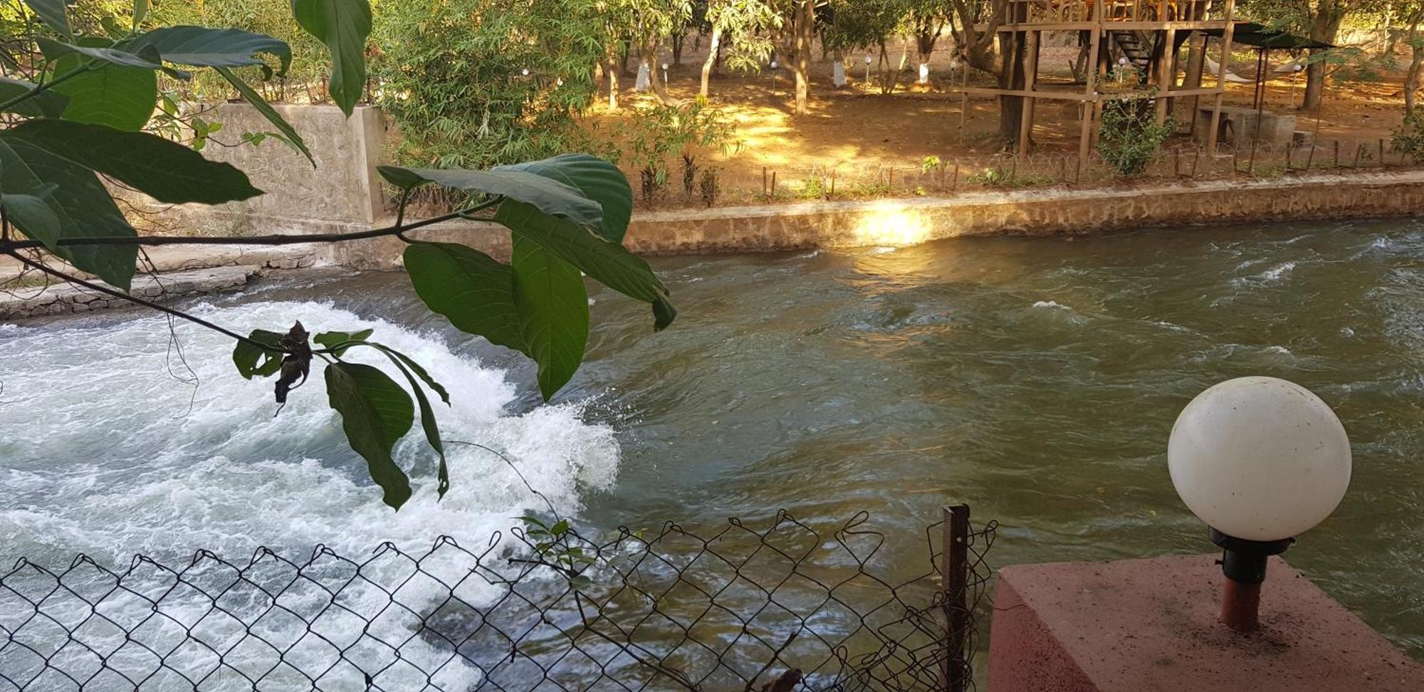 The Rippling Edge - River Front Property Karjat Buitenkant foto