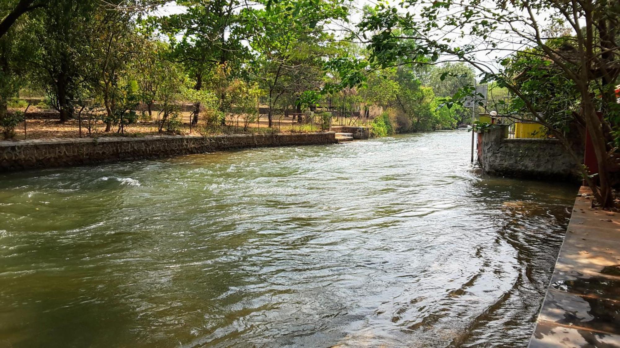 The Rippling Edge - River Front Property Karjat Buitenkant foto