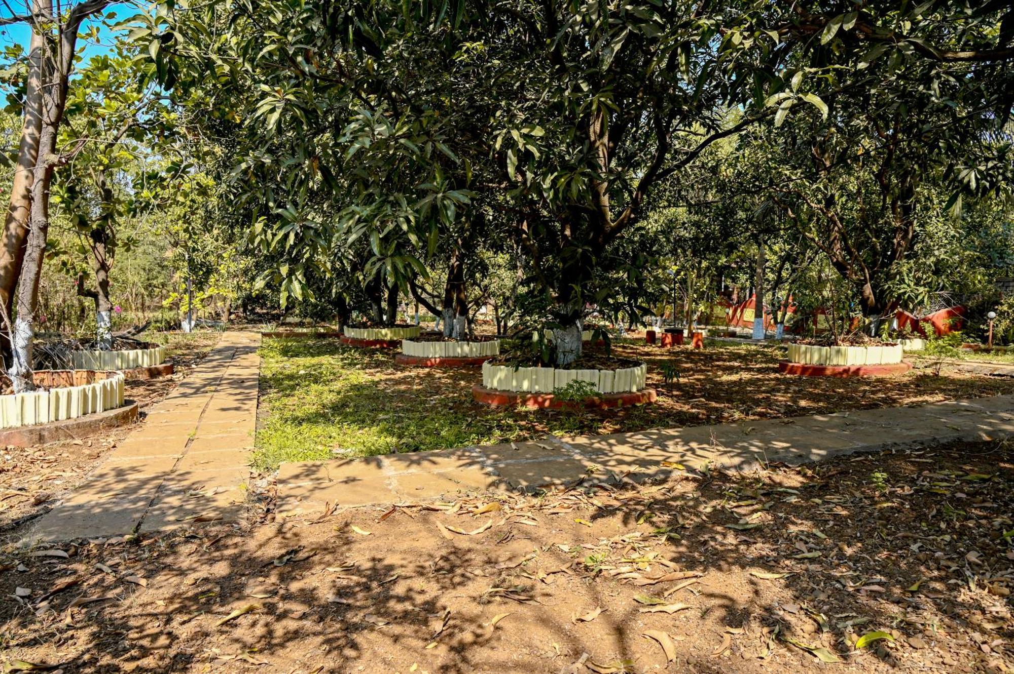 The Rippling Edge - River Front Property Karjat Buitenkant foto