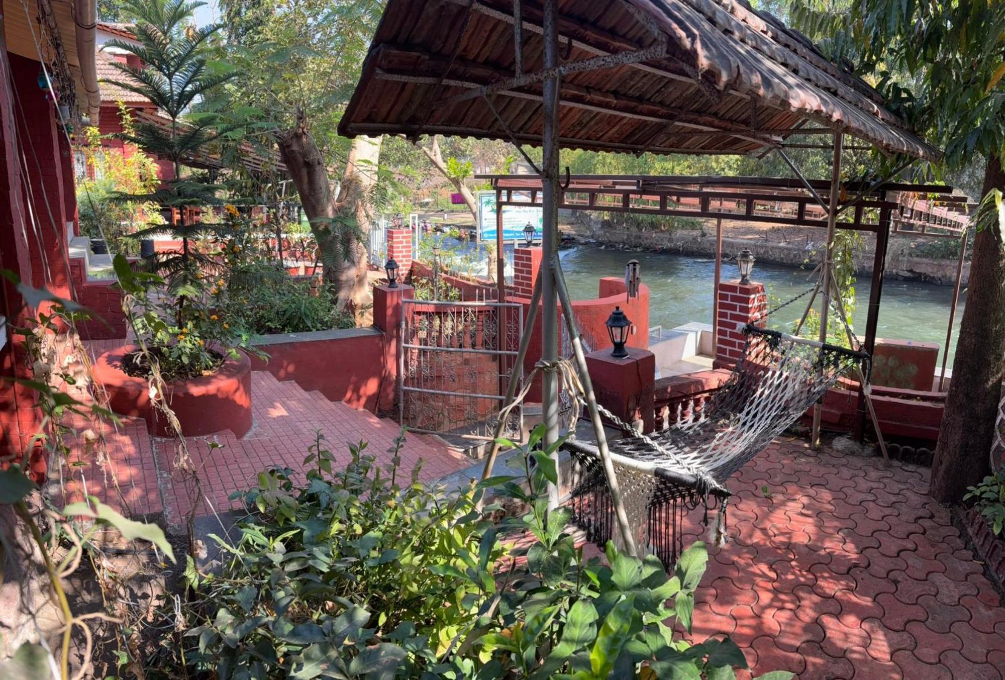 The Rippling Edge - River Front Property Karjat Buitenkant foto
